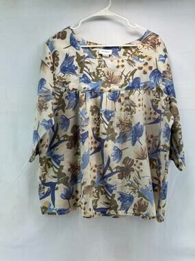 Vintage CW Classics, women’s 2X floral Boho quarter sleeve blouse.